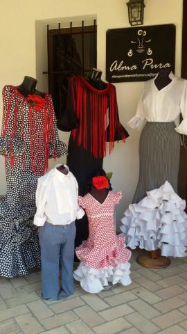 Tiendas de trajes de flamenca en el best sale rocio almonte